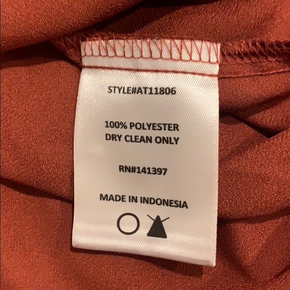 Astr Split Neck Long Sleeve Rust Tunic Size Medium - Picture 8 of 8